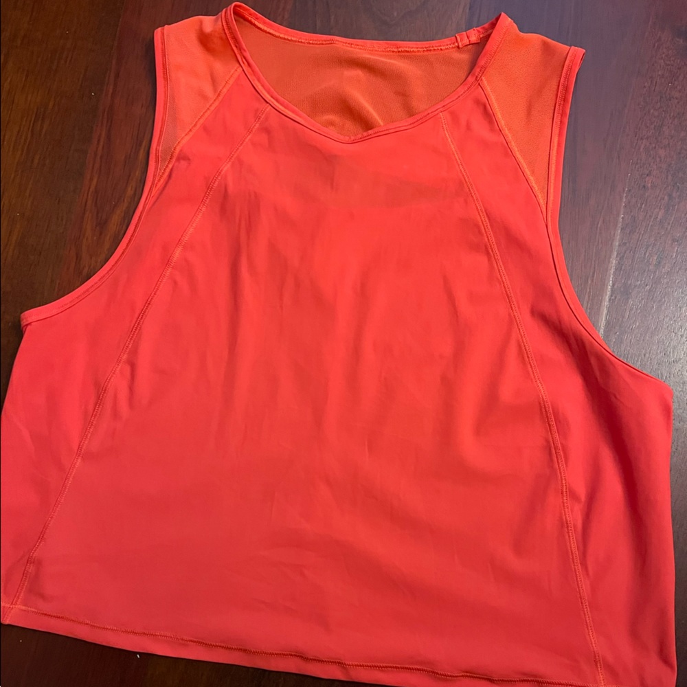 Size cropped tank